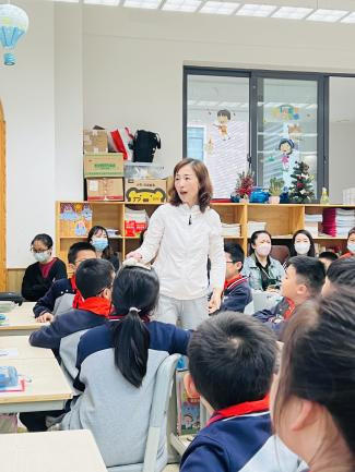 新川外国语学校小学部三年级家长开放日 新川外国语学校小学部三年级家长开放日