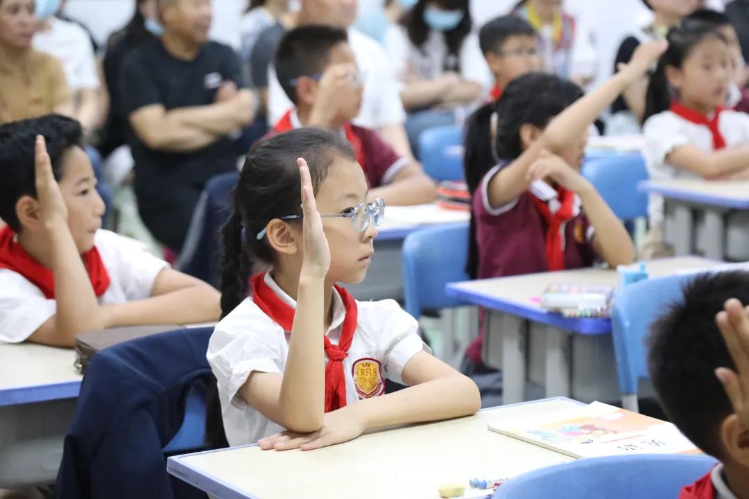 双向奔赴话成长，家校携手育未来——成都王府小学部家长开放日活动