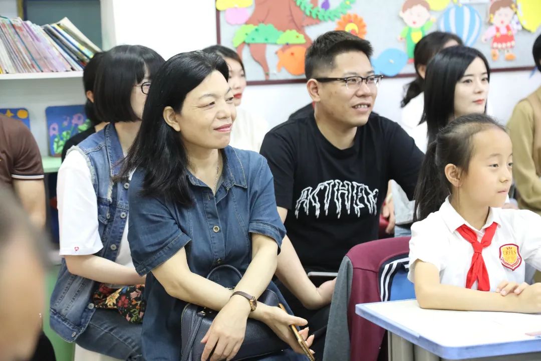 双向奔赴话成长，家校携手育未来——成都王府小学部家长开放日活动