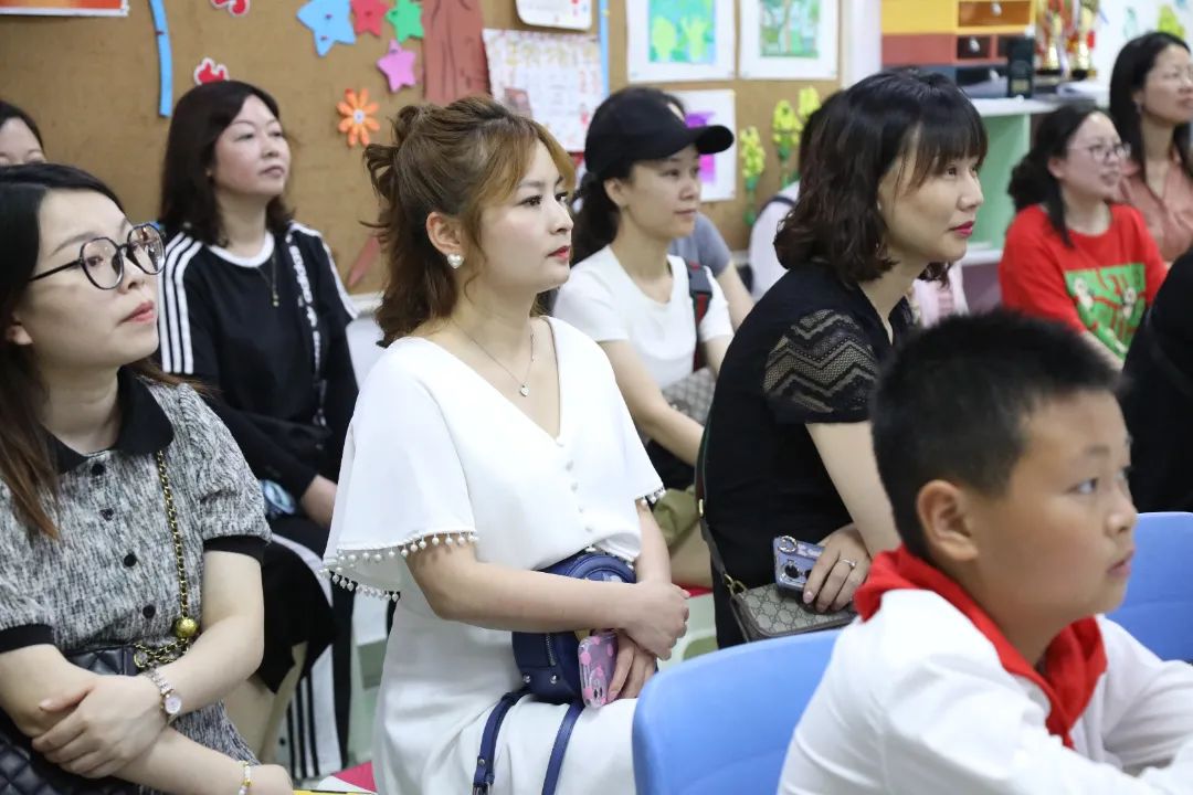 双向奔赴话成长，家校携手育未来——成都王府小学部家长开放日活动