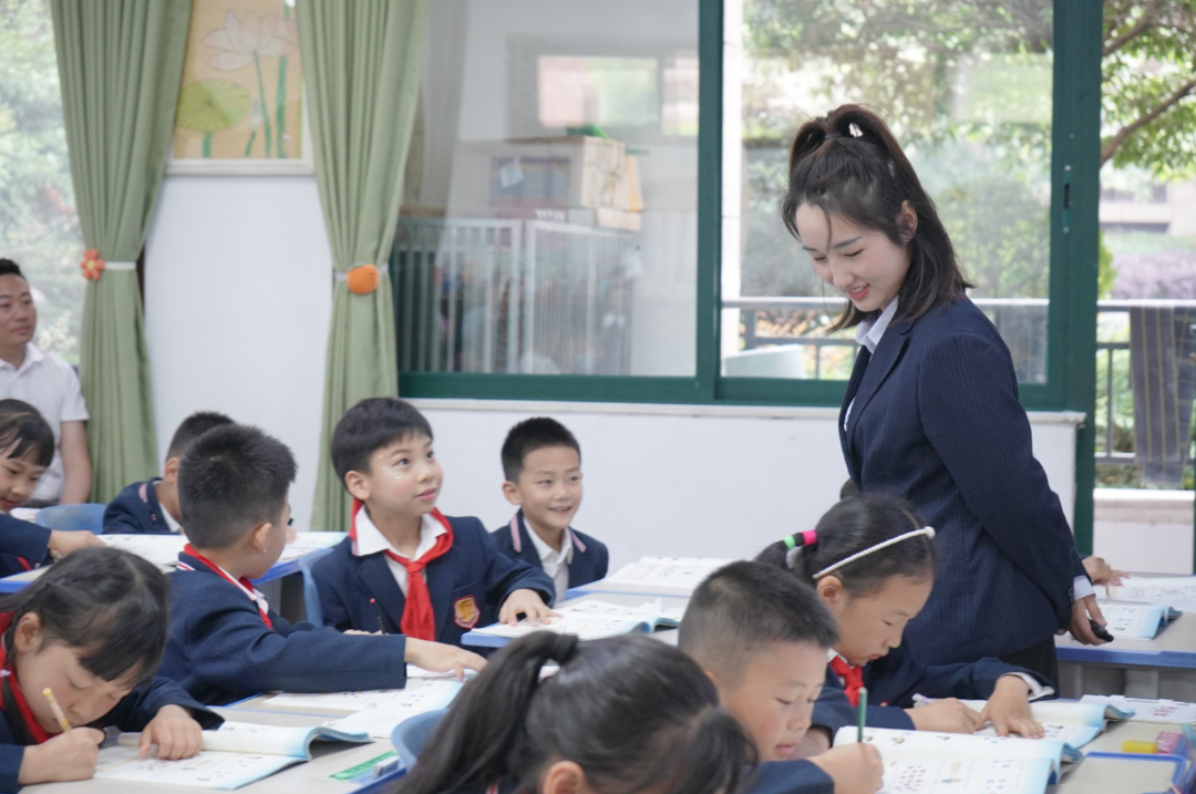 双向奔赴话成长，家校携手育未来——成都王府小学部家长开放日活动