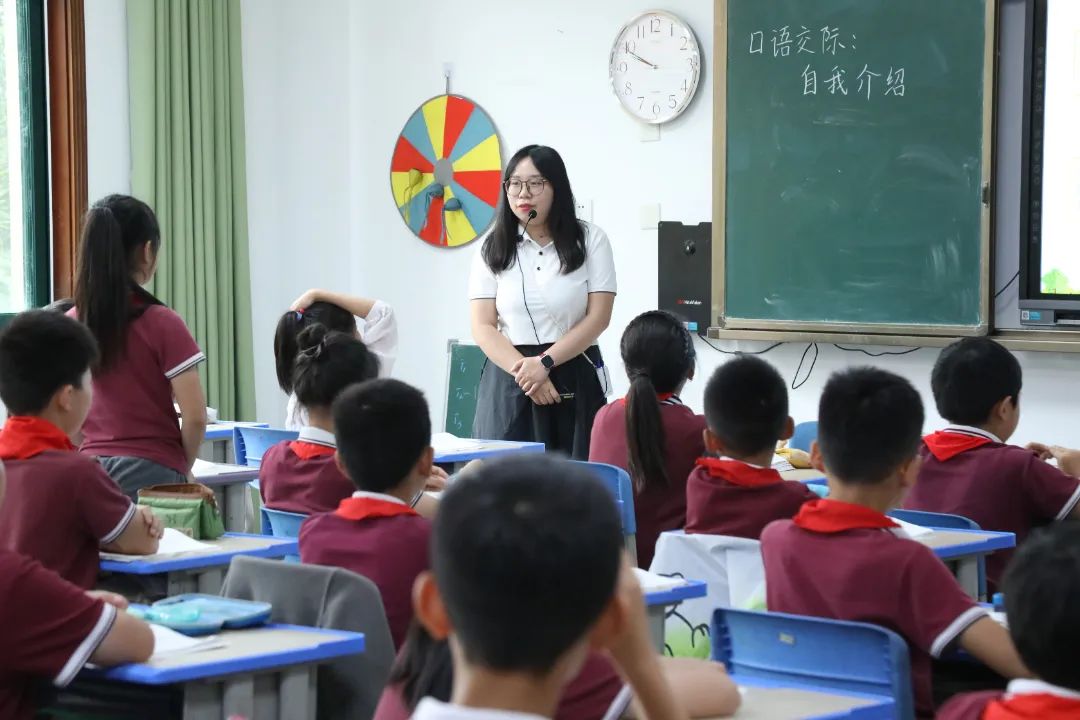 双向奔赴话成长，家校携手育未来——成都王府小学部家长开放日活动