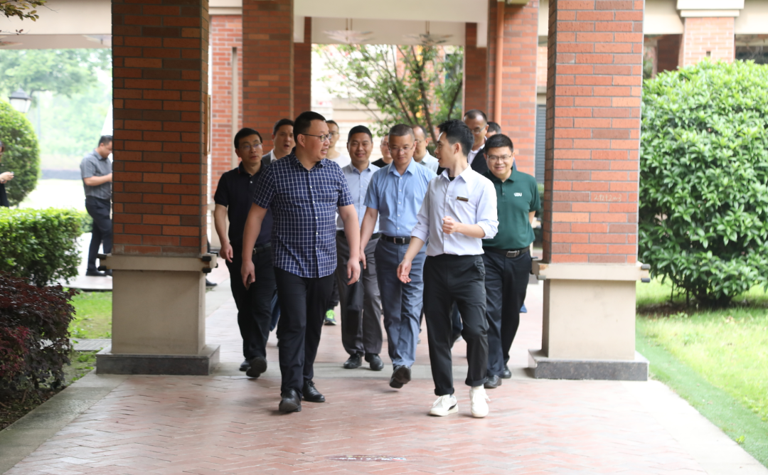 学思悟行，共谋教育未来——成都大学校长培训班一行到成都王府学校跟岗学习