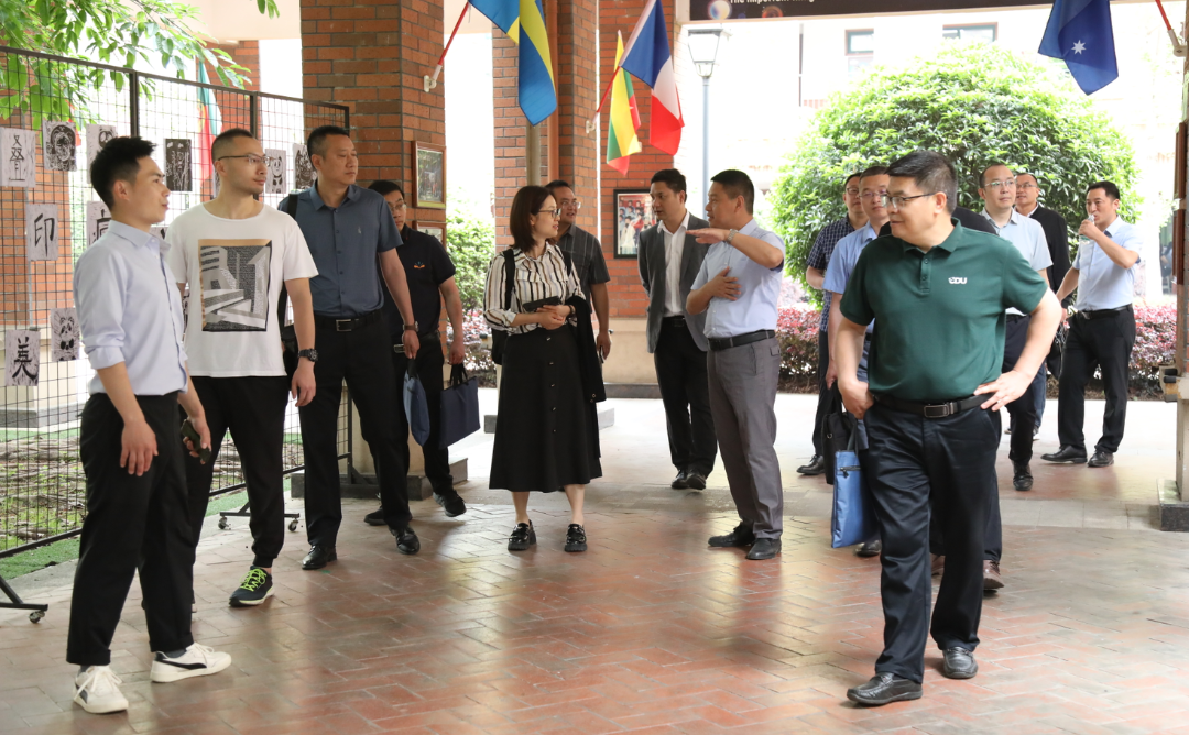 学思悟行，共谋教育未来——成都大学校长培训班一行到成都王府学校跟岗学习