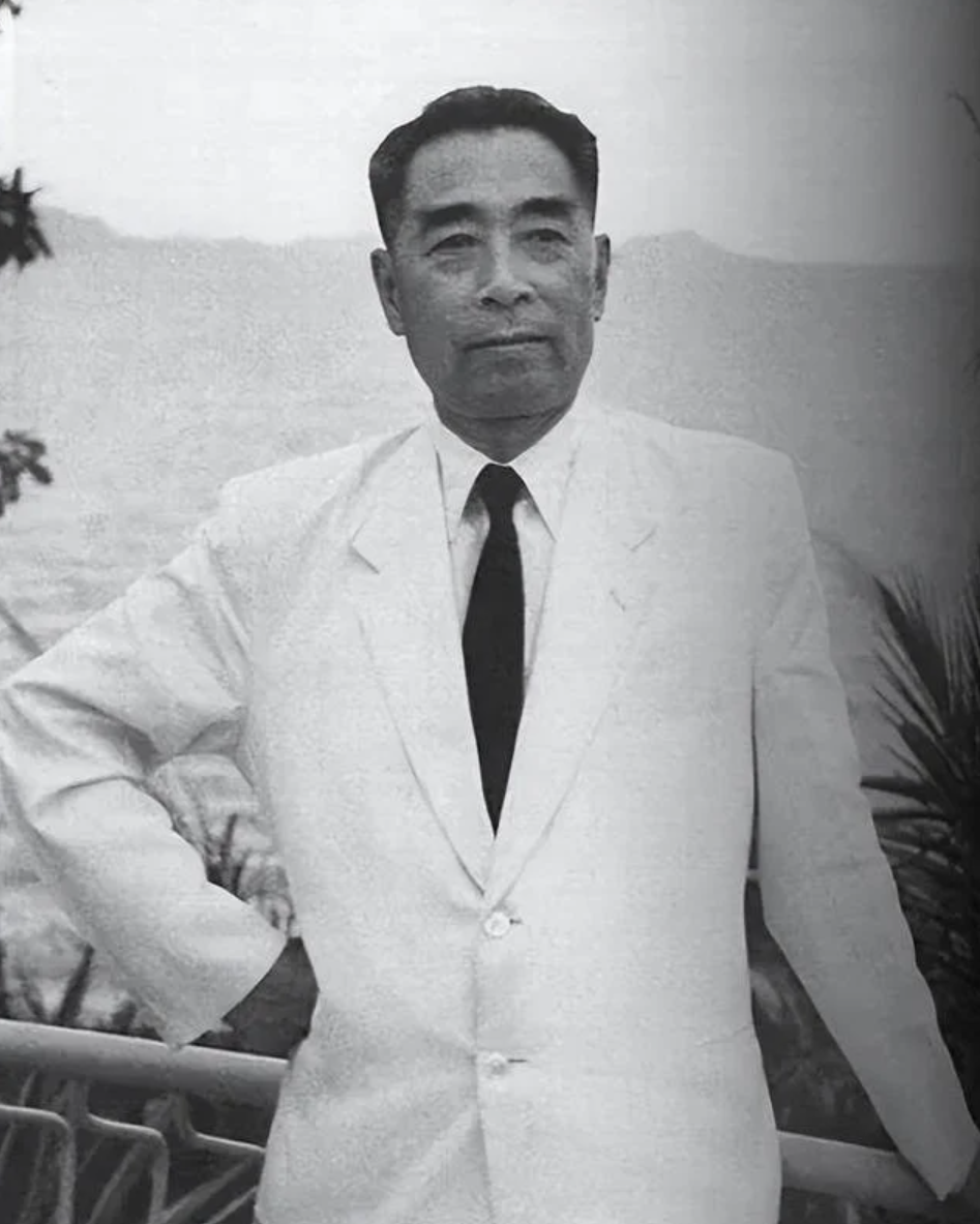 范桂霞曾当过周总理的“妻子”,就连邓颖超都对她盛情款待 范桂霞曾当过周总理的“妻子”,就连邓颖超都对她盛情款待