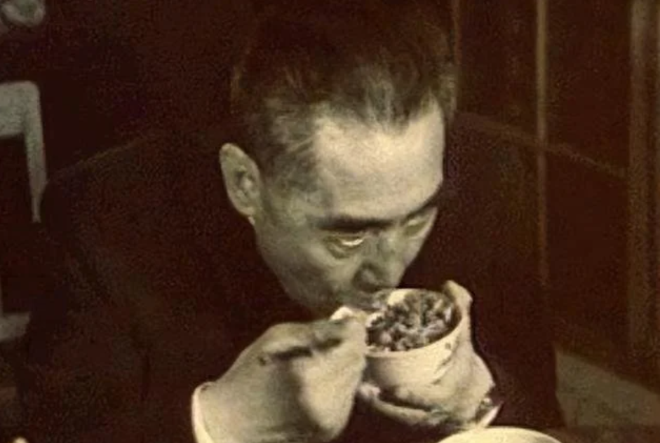 范桂霞曾当过周总理的“妻子”,就连邓颖超都对她盛情款待 范桂霞曾当过周总理的“妻子”,就连邓颖超都对她盛情款待