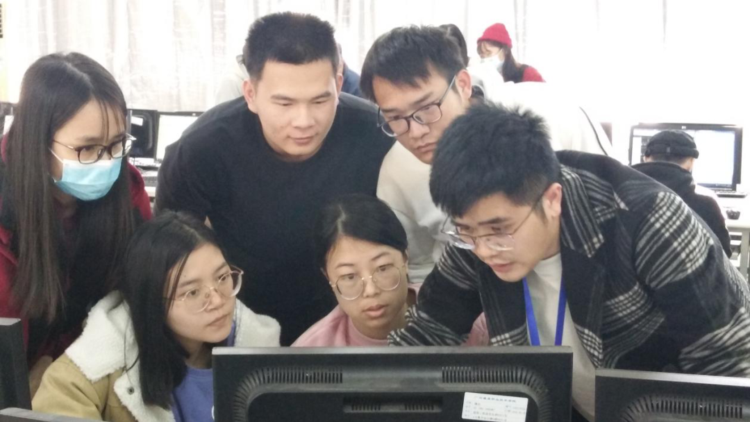 校企联合,培养实用型人才 —番职实训 校企联合,培养实用型人才 —番职实训