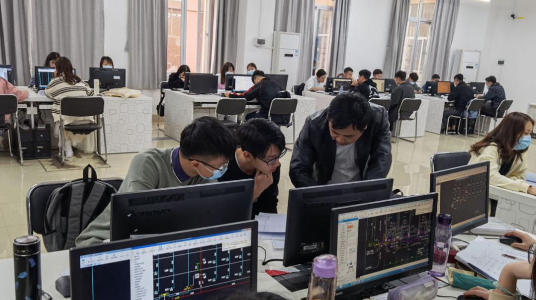 校企联合,培养实用型人才 —番职实训 校企联合,培养实用型人才 —番职实训