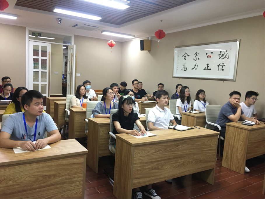 4001百老汇邀请行业专家举办电梯知识专题培训