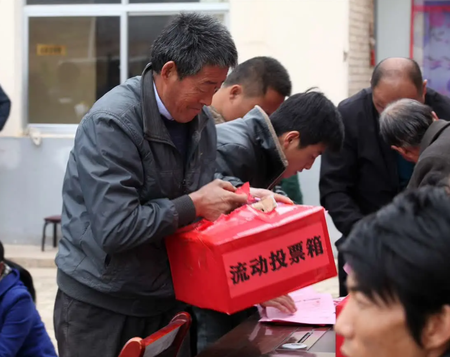 村干部是不是干部?武大教授:村干部一旦公务员化,后果不可想象 村干部是不是干部?武大教授:村干部一旦公务员化,后果不可想象