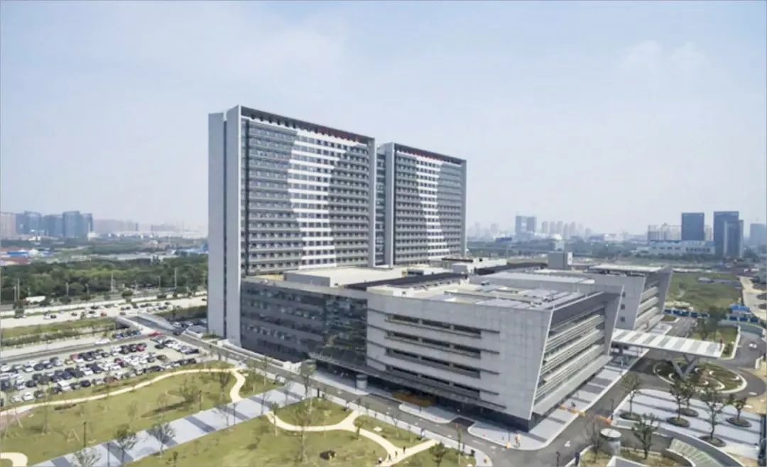 医院建筑的无障碍设计首先从出入口做起