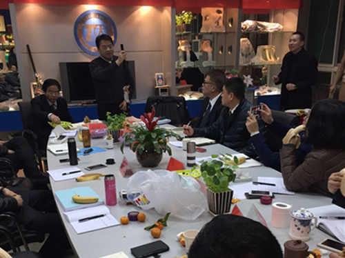 逆风飞扬，思变图远