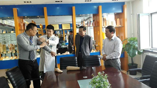 鸡西市残联领导致我公司进行参观考察指导工作