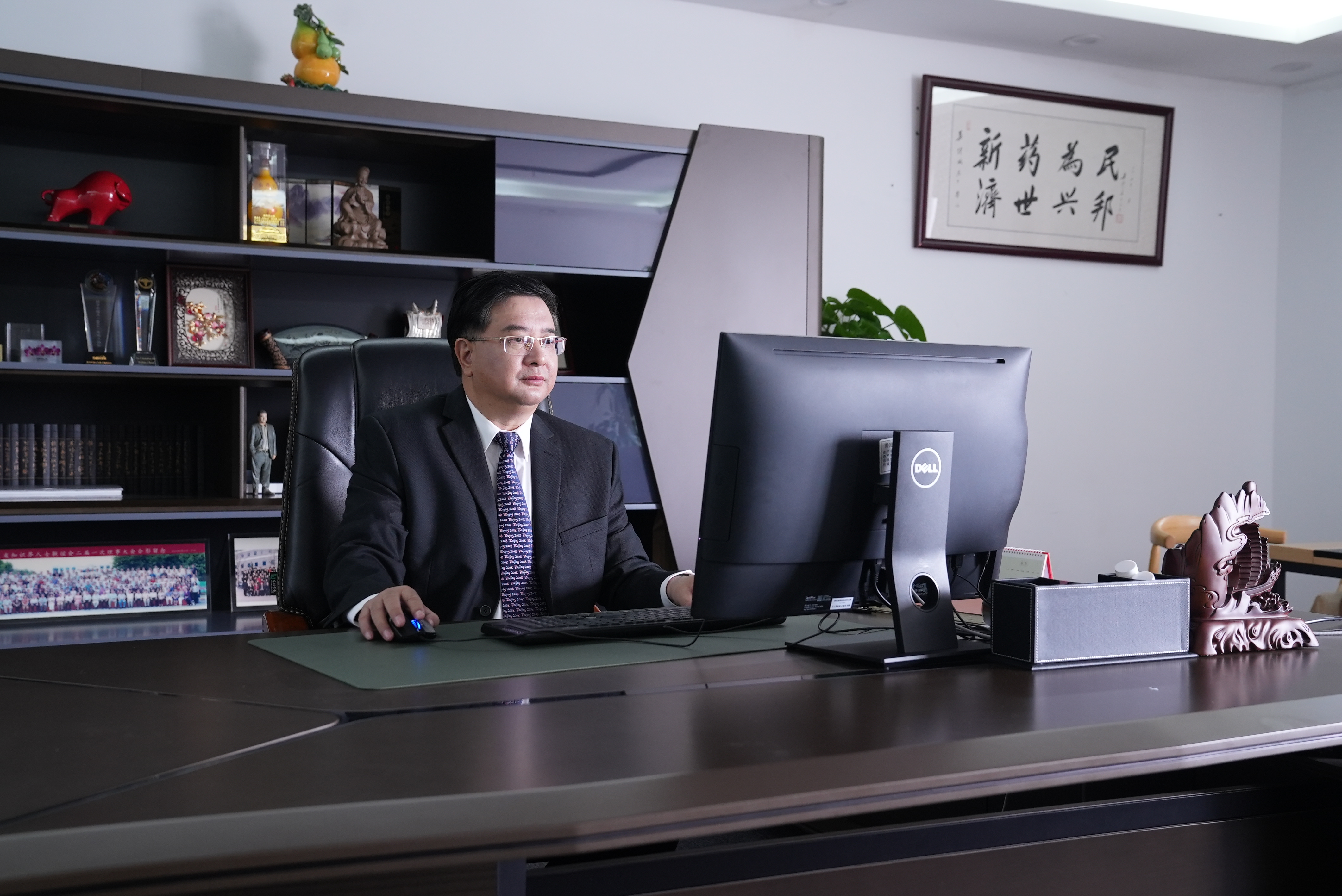 廣州新濟(jì)藥業(yè)董事長(zhǎng)吳傳斌獲聘中國(guó)科協(xié)海智計(jì)劃特聘專家 廣州新濟(jì)藥業(yè)董事長(zhǎng)吳傳斌獲聘中國(guó)科協(xié)海智計(jì)劃特聘專家