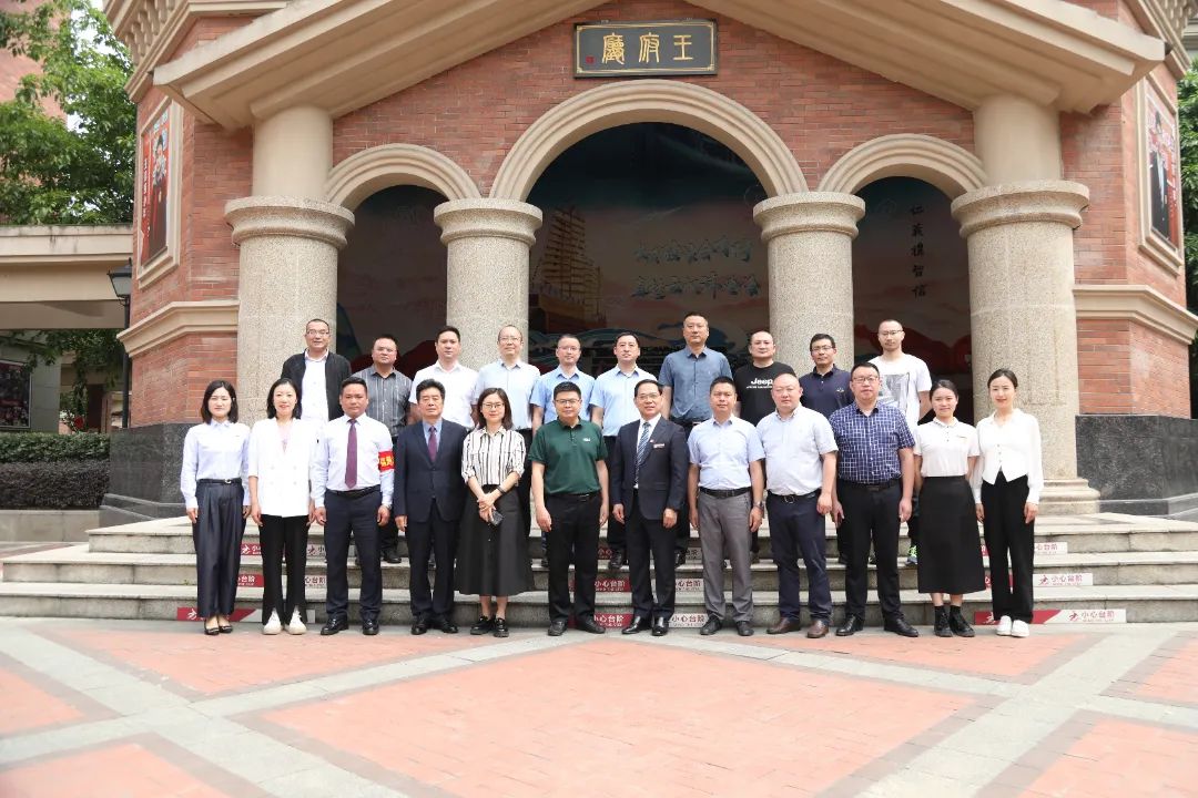 朝气蓬勃,满怀“信”心——请您查收成都王府学校五月校长来信 朝气蓬勃,满怀“信”心——请您查收成都王府学校五月校长来信