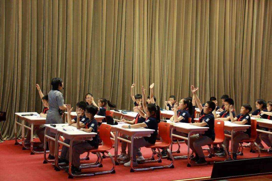 学术立校，科研兴校——成都王府学校赴北京参加第四届实验区课程教学改革研讨会