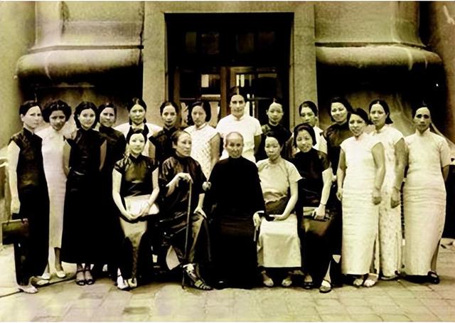 红色女特工为救周总理,委身于国民党高层,一句话揪出党内叛徒 红色女特工为救周总理,委身于国民党高层,一句话揪出党内叛徒