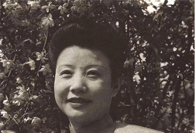 红色女特工为救周总理,委身于国民党高层,一句话揪出党内叛徒 红色女特工为救周总理,委身于国民党高层,一句话揪出党内叛徒