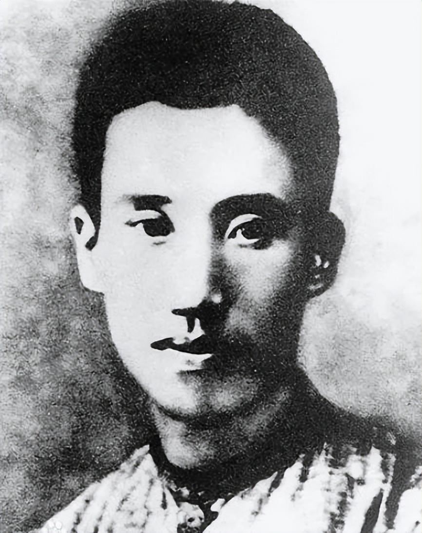 他曾是我军最高军事领导,地位在十大元帅之上,结局令人痛惜! 他曾是我军最高军事领导,地位在十大元帅之上,结局令人痛惜!