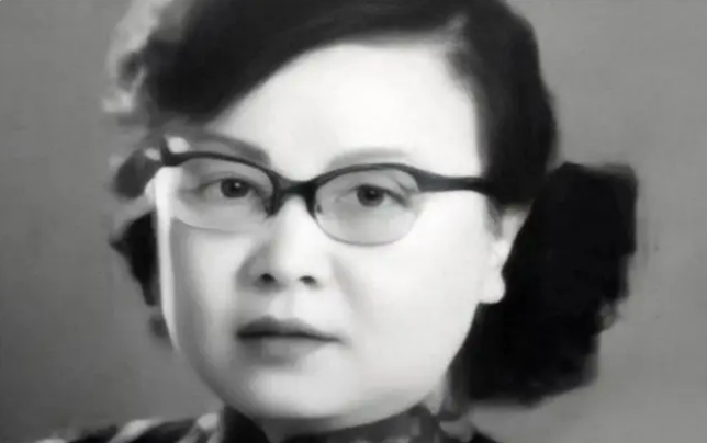 1981年,陶斯亮陪干爸会见一位女华侨,竟意外揭开了其叛徒的往事 1981年,陶斯亮陪干爸会见一位女华侨,竟意外揭开了其叛徒的往事