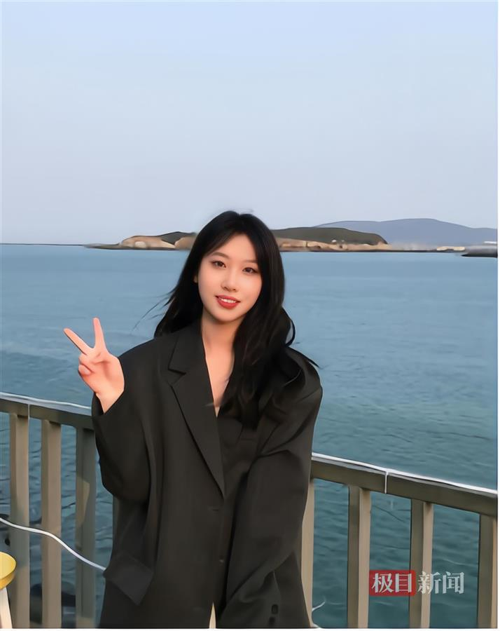 【极目新闻】大学毕业应选择读研还是就业?有人精细规划后做到“两手抓” 【极目新闻】大学毕业应选择读研还是就业?有人精细规划后做到“两手抓”