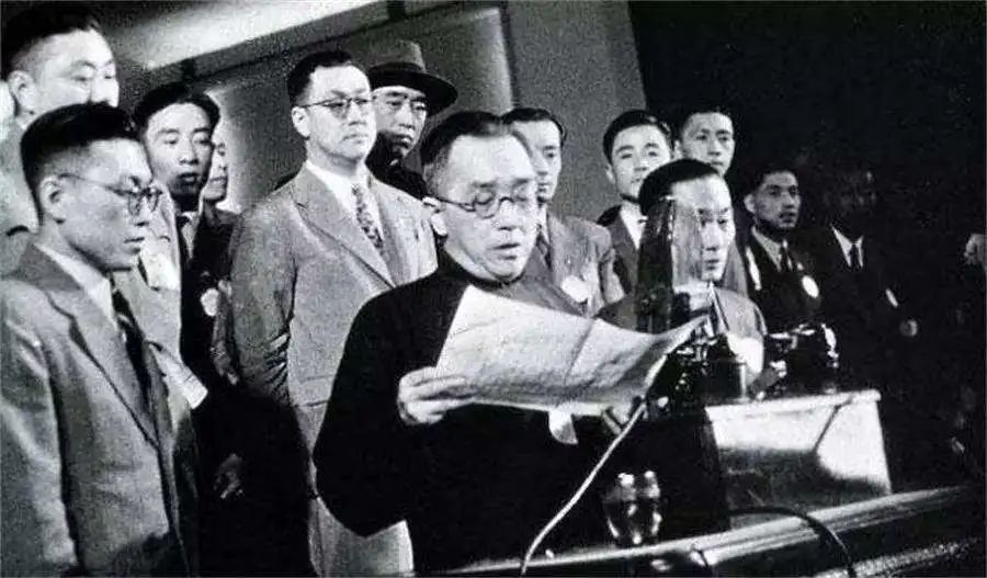 邓晓芒:中国知识分子的毛病在于对权力和政治的依赖 邓晓芒:中国知识分子的毛病在于对权力和政治的依赖