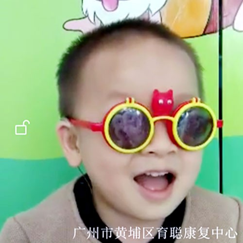 小朋友唱歌