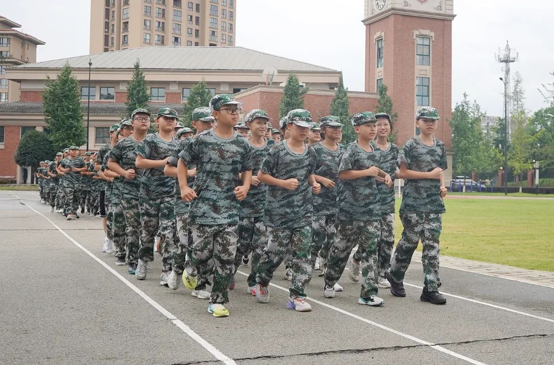 训少年之体魄，强中华之脊柱——成都王府初一新生训练营纪实