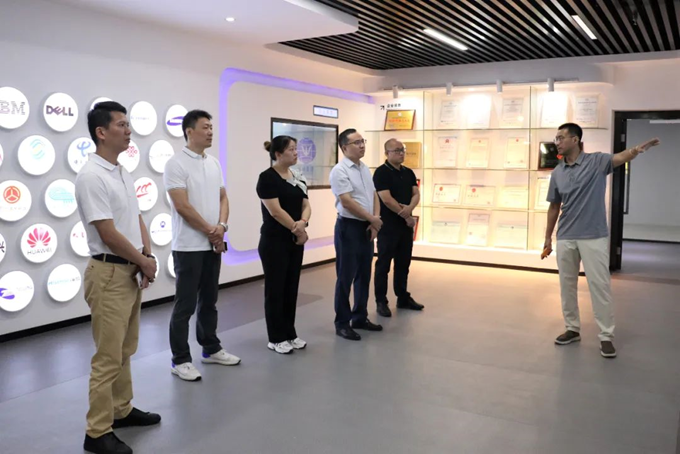 中电科普天科技股份有限公司公网通信业务集团5G事业部总经理孟新予一行莅临纵横集团参观指导 中电科普天科技股份有限公司公网通信业务集团5G事业部总经理孟新予一行莅临纵横集团参观指导