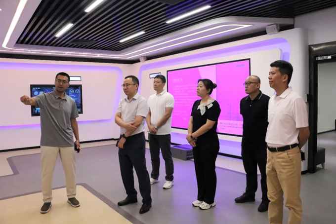 中电科普天科技股份有限公司公网通信业务集团5G事业部总经理孟新予一行莅临纵横集团参观指导 中电科普天科技股份有限公司公网通信业务集团5G事业部总经理孟新予一行莅临纵横集团参观指导
