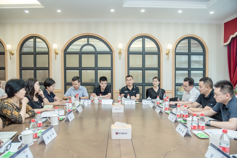 昨天,国家体育总局来访我校,提了两个好点子 昨天,国家体育总局来访我校,提了两个好点子