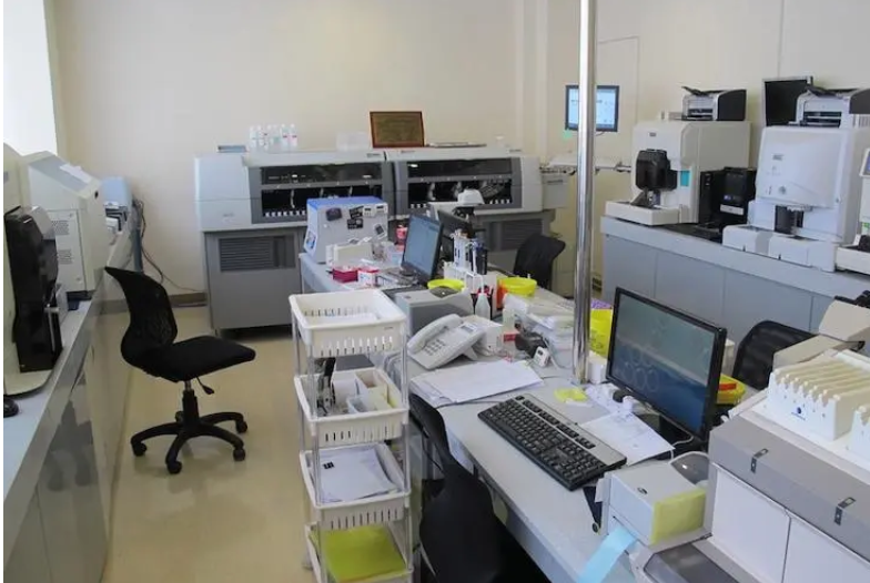 为临床诊断、治疗发挥医学作用的临床医学实验室建筑工艺要求是怎样的？