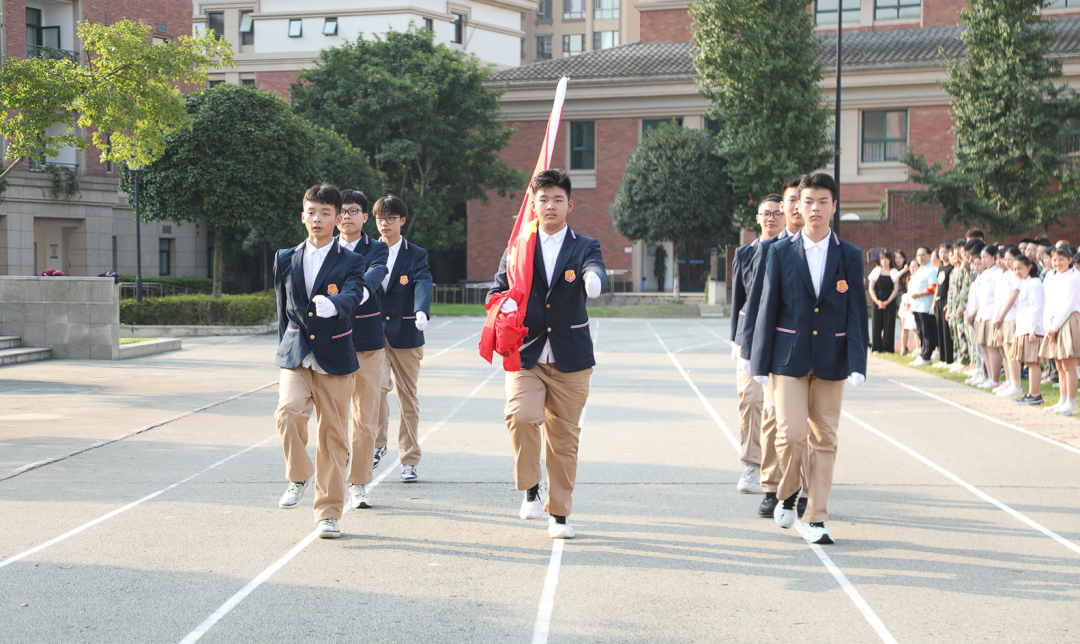 点点星光聚王府，乘风破浪启新程——记成都王府秋季学期开学典礼
