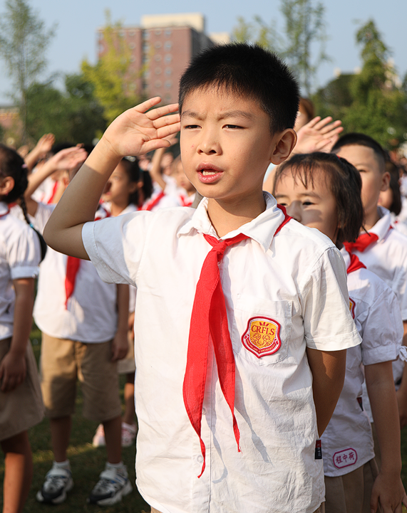 点点星光聚王府，乘风破浪启新程——记成都王府秋季学期开学典礼