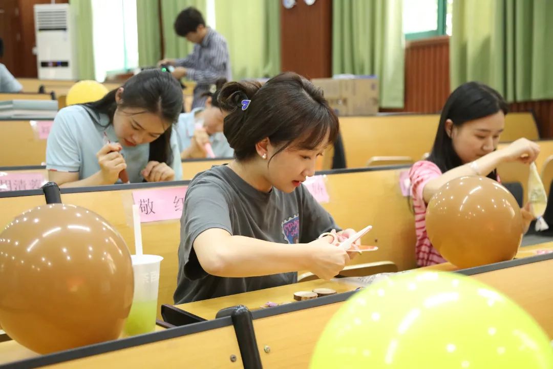 “师”情话意，感恩有您——成都王府举行教师节庆祝活动