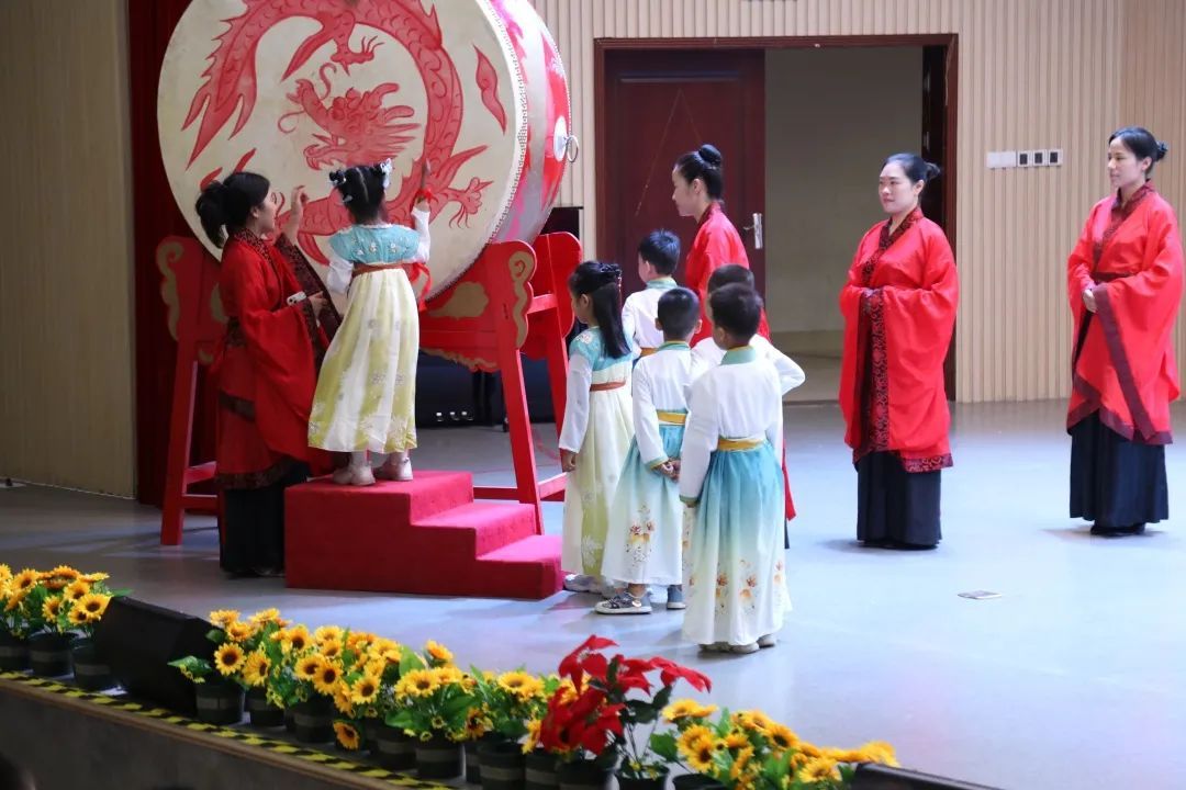 开笔启蒙，慧悦人生——成都王府一年级新生入学开笔礼