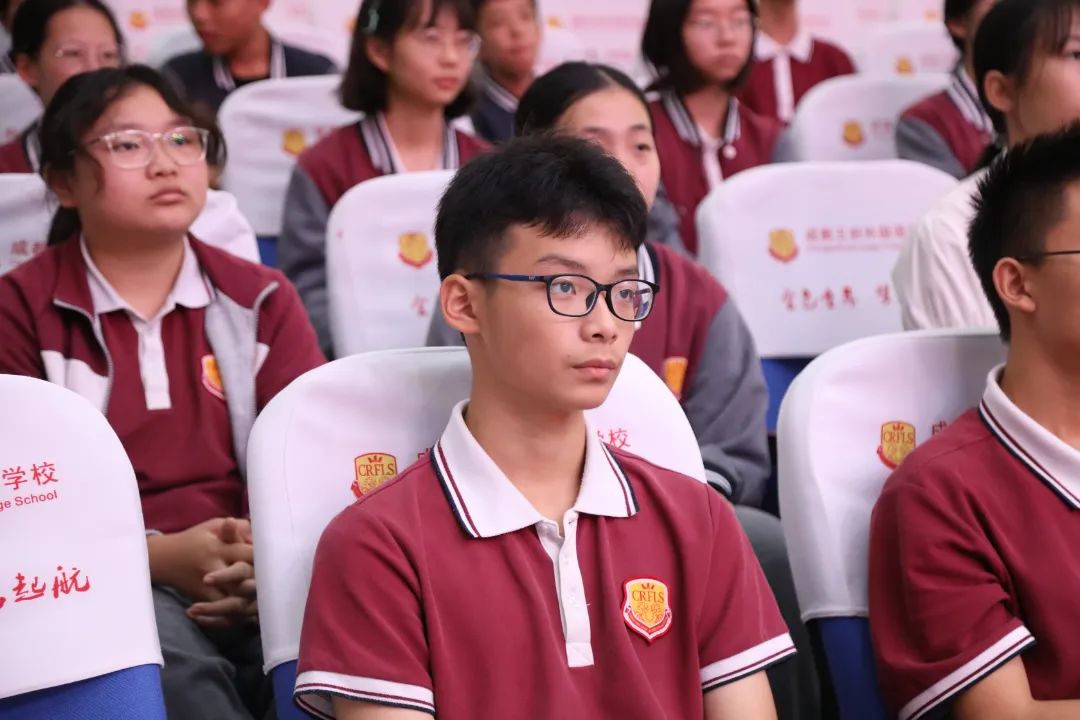 榜样力量，未来可期——成都王府初中部举行表彰暨初三动员大会