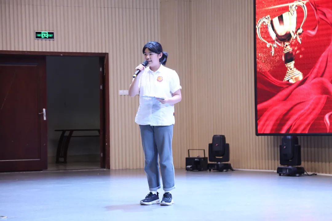 榜样力量,未来可期——成都王府初中部举行表彰暨初三动员大会 榜样力量,未来可期——成都王府初中部举行表彰暨初三动员大会
