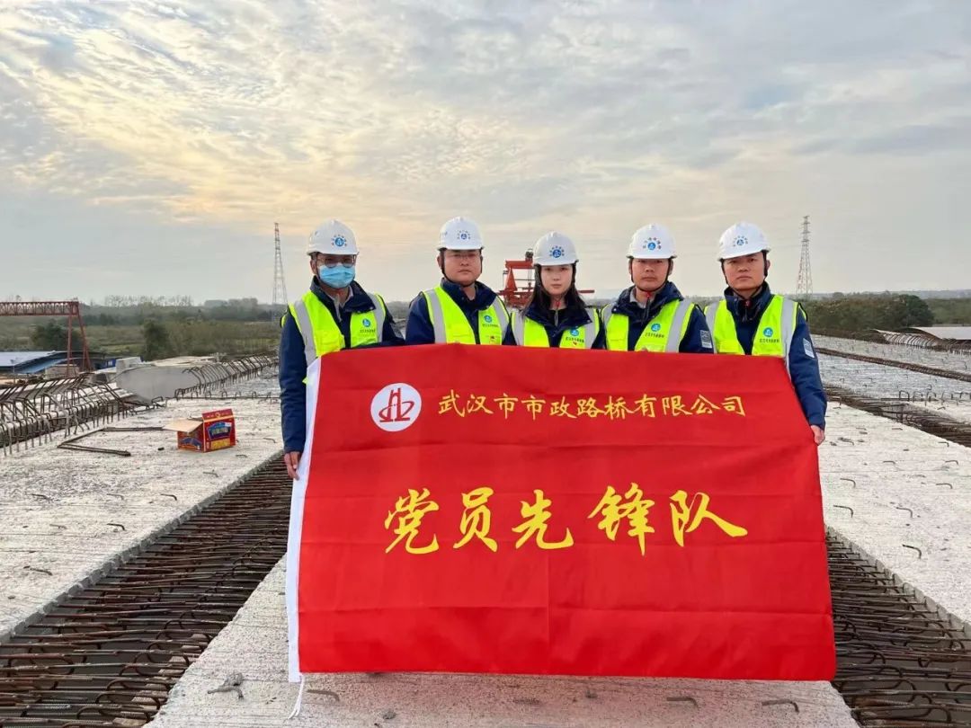 【學(xué)黨史永遠(yuǎn)跟黨走 三比三賽創(chuàng)佳績】路橋公司武陽高速項(xiàng)目建設(shè)跑出新速度！
