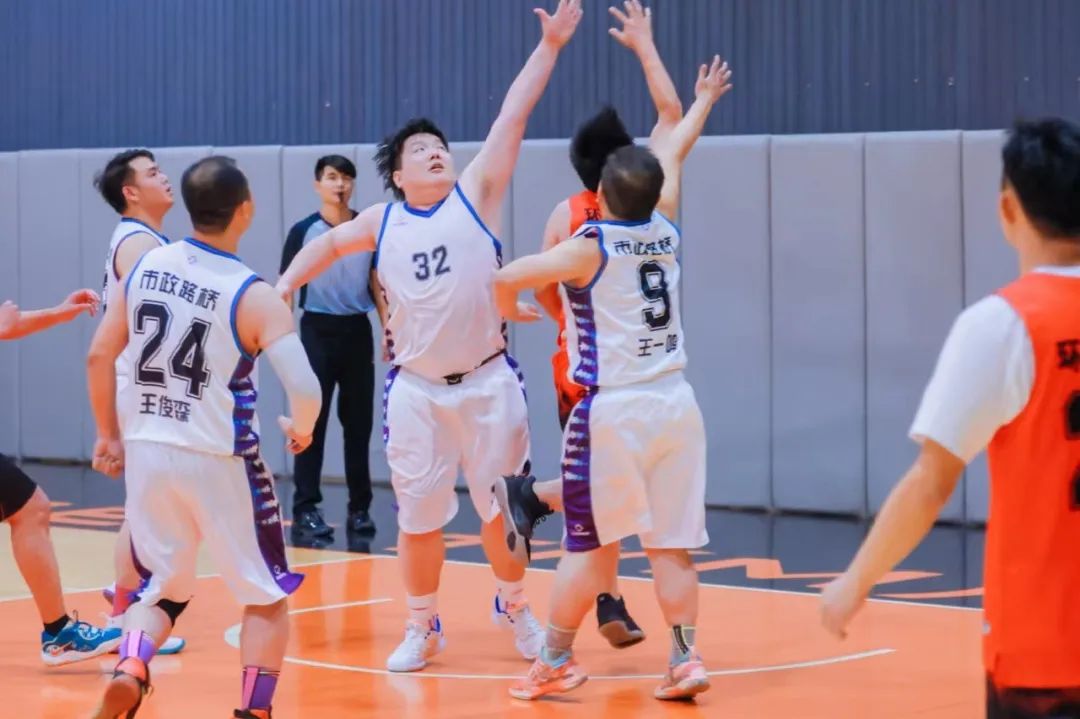 【學(xué)習(xí)二十大 奮進(jìn)新征程】乘風(fēng)直上!路橋先鋒隊(duì)沖進(jìn)第五屆職工籃球聯(lián)賽四強(qiáng)! 【學(xué)習(xí)二十大 奮進(jìn)新征程】乘風(fēng)直上!路橋先鋒隊(duì)沖進(jìn)第五屆職工籃球聯(lián)賽四強(qiáng)!