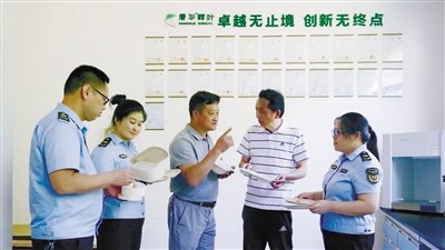 熊社教：深入一线守护老区绿水青山
