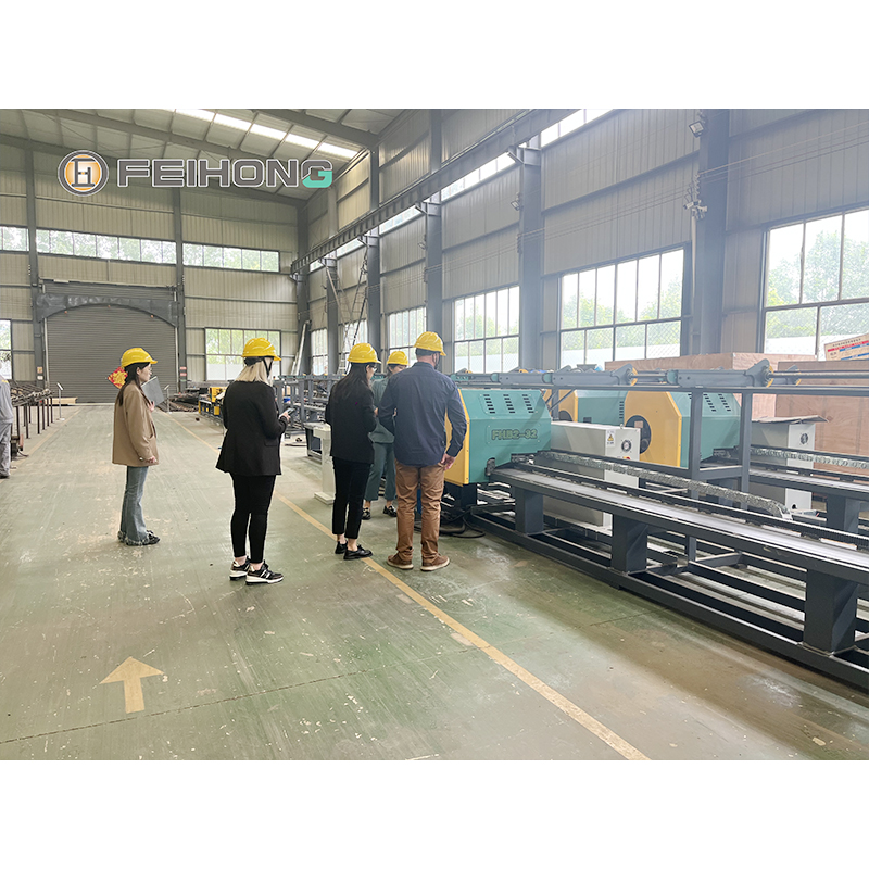 熱烈歡迎國外客戶來我司考察 熱烈歡迎國外客戶來我司考察