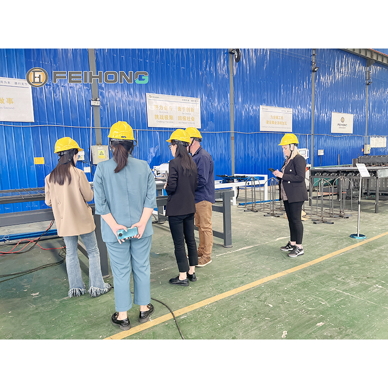 熱烈歡迎國外客戶來我司考察 熱烈歡迎國外客戶來我司考察