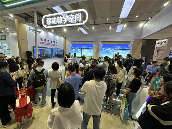 春华秋实,NewClass移动教学空间展会精彩呈现! 春华秋实,NewClass移动教学空间展会精彩呈现!