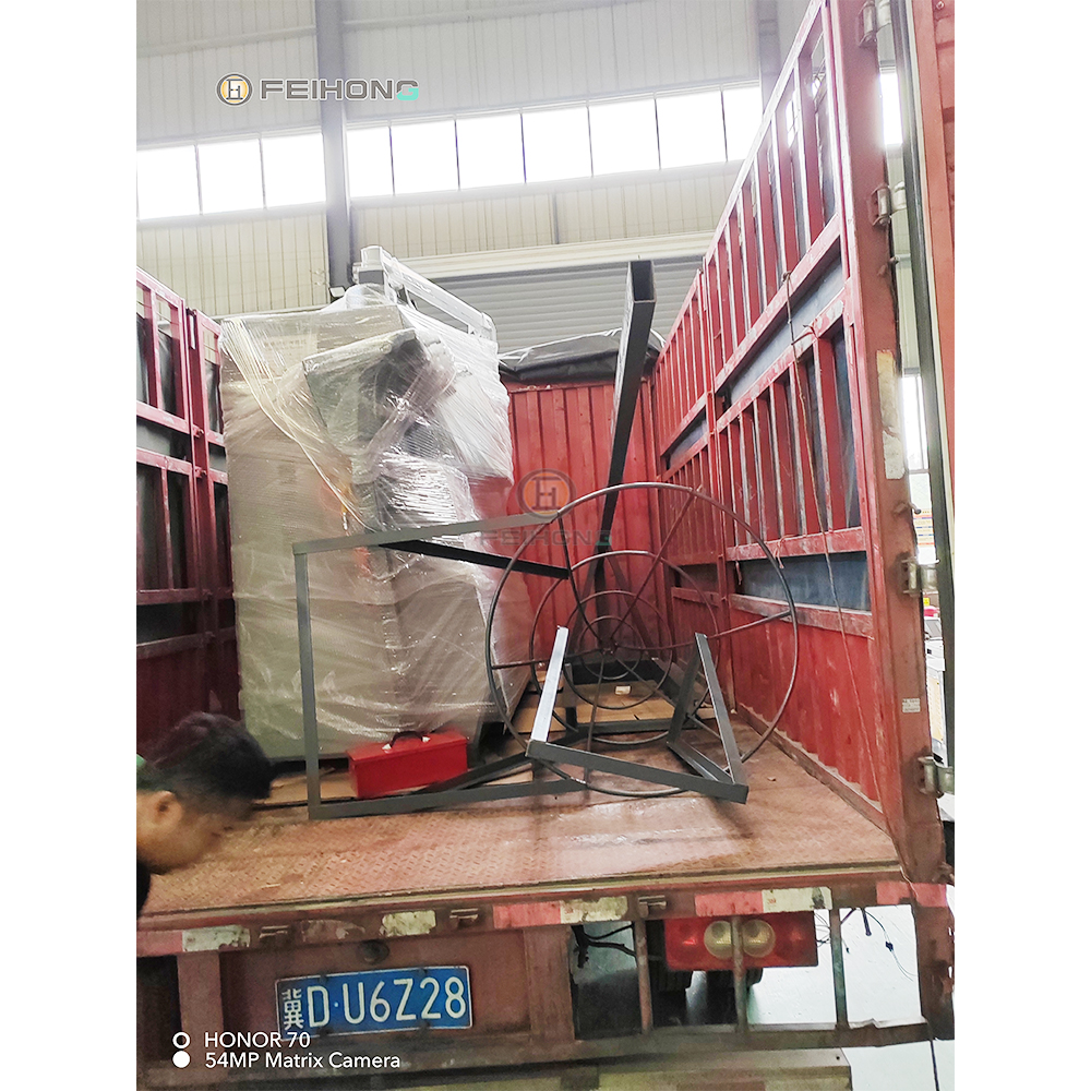 喜訊！熱烈慶祝飛宏1套數(shù)控鋼筋彎箍機(jī)設(shè)備裝車完畢順利發(fā)出