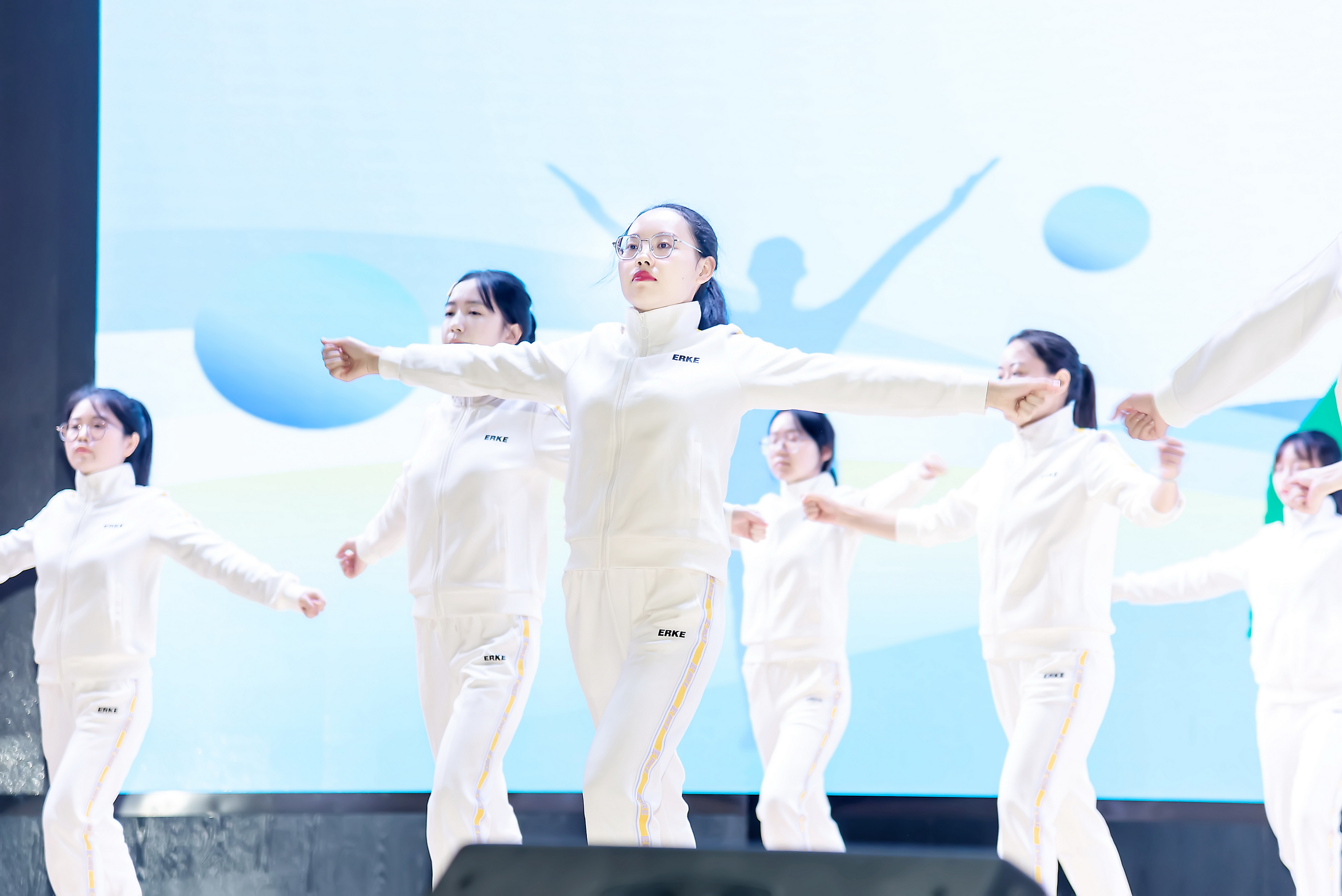 工间操“舞”起来,精气神“燃”起来 工间操“舞”起来,精气神“燃”起来