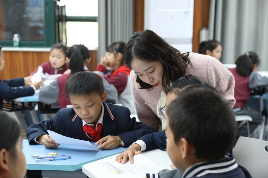 《让世界不再饥饿》——成都王府学校开展国际理解教育课程校本化建设研讨会 《让世界不再饥饿》——成都王府学校开展国际理解教育课程校本化建设研讨会