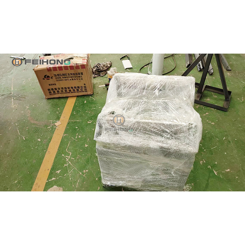 喜訊！熱烈慶祝飛宏1套金屬帶鋸床設(shè)備裝車完畢順利發(fā)出