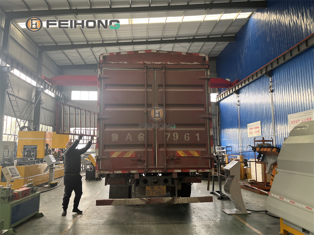 喜訊!熱烈慶祝飛宏1套數(shù)控鋼筋鋸床設(shè)備裝車(chē)完畢順利發(fā)出 喜訊!熱烈慶祝飛宏1套數(shù)控鋼筋鋸床設(shè)備裝車(chē)完畢順利發(fā)出