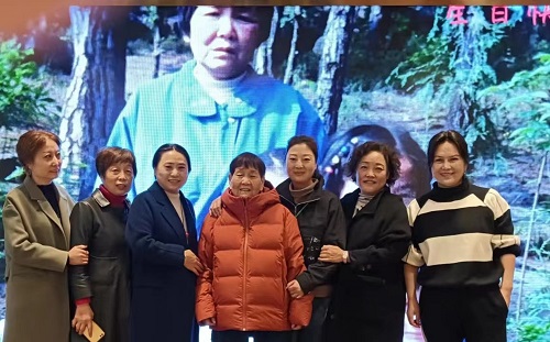 不负养育恩 吾辈当自强 不负养育恩 吾辈当自强